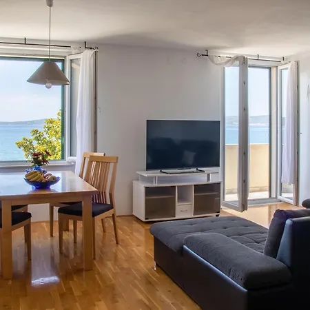 Brce アパート Kaštela